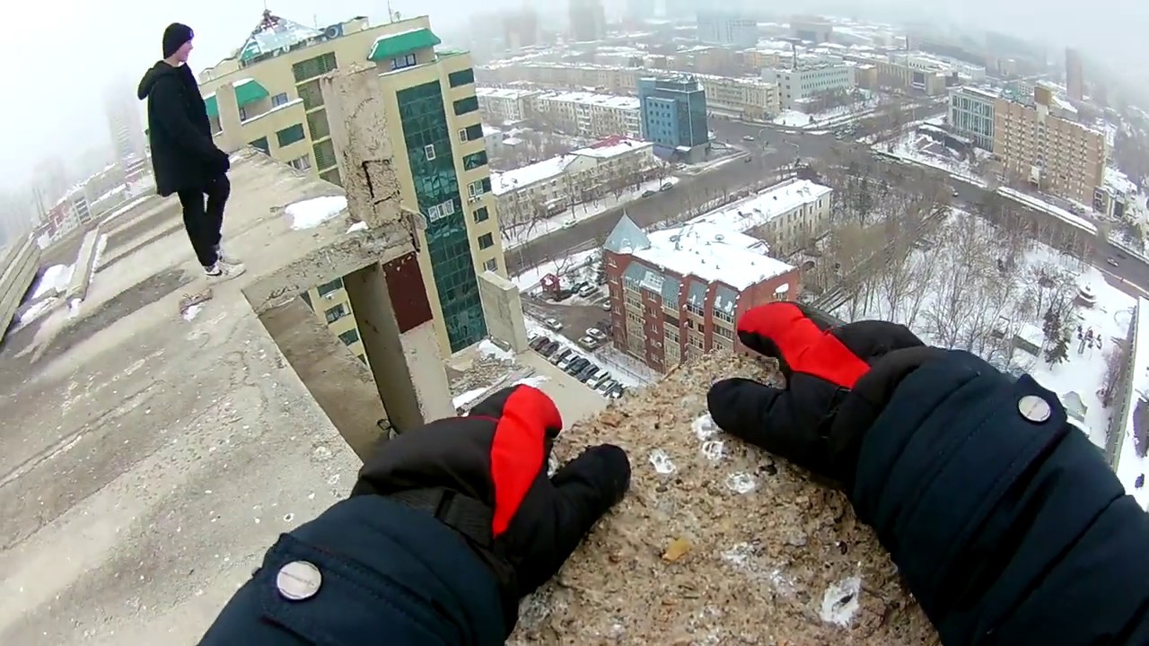 Живу на 20 этаже. Вид с 20 этажа вниз. Заброшка двадцати этажная. Заброшенная 20 этажный. Фото с 20 этажа.