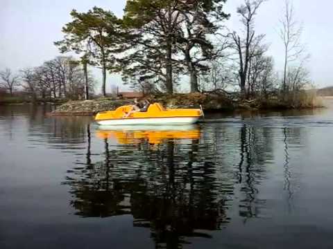 Mit Tretboot am Staffelsee. Bootsverleih. Keine Seenot.