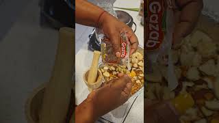 using both green and black cardamom for tea
