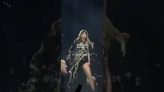 the difference between the beginning and later in the tour!?!