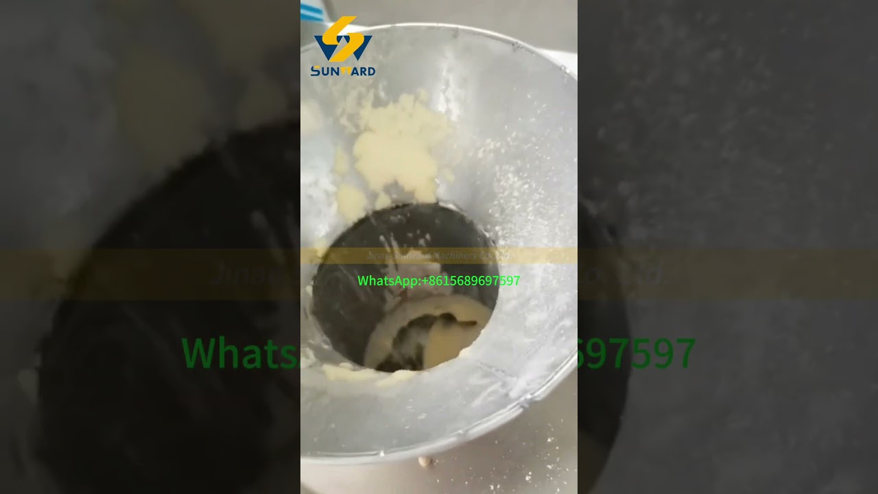 Puffed snack food made by twin screw extruder ,the customer came to visit the factory 