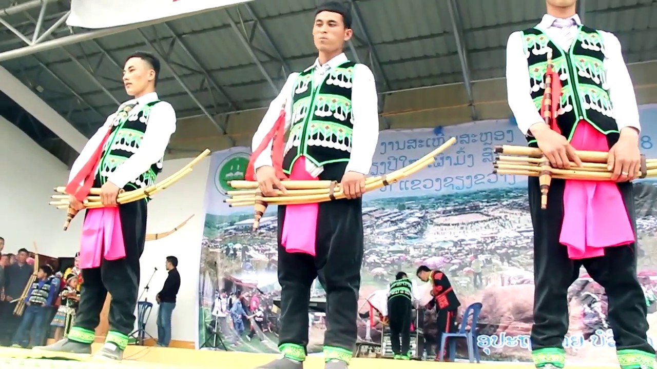 Ua Yeeb Yam Dhia Qeej Tau Zoo Saib Heev Li Nyob XeevKhuam 2017 -2018