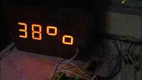 humidity and temperature with DHT11 using 7-segment LED from a broken wood brick clock (X)