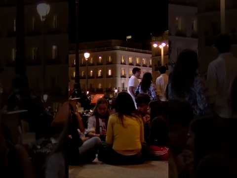 La cuarta noche en el campamento de la Puerta del Sol