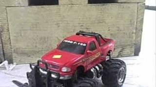 Female Crushing 4X4Truck 4.Wmv