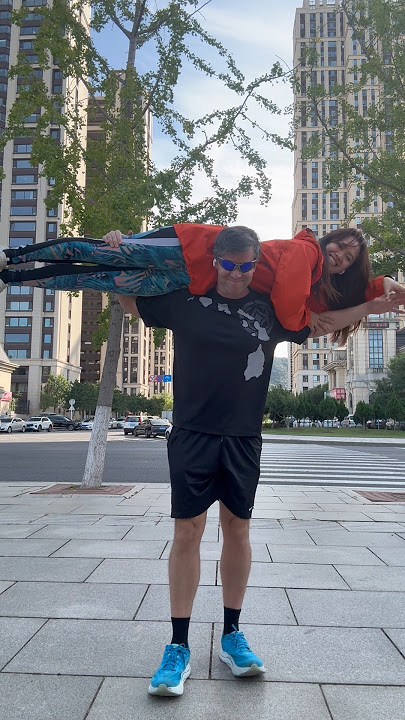 A quick shoulder ride challenge π carry me on your shoulders #shoulderridechallenge #coupleworkout