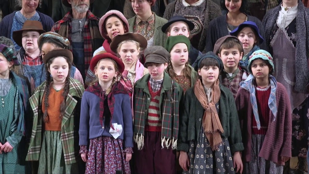 Peace Round (from The Christmas Revels, Cambridge 2019)