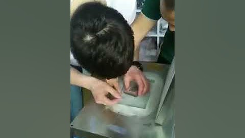 Russia customer learning to separate S6/S7 edge screen in Mini Freezing Separator machine