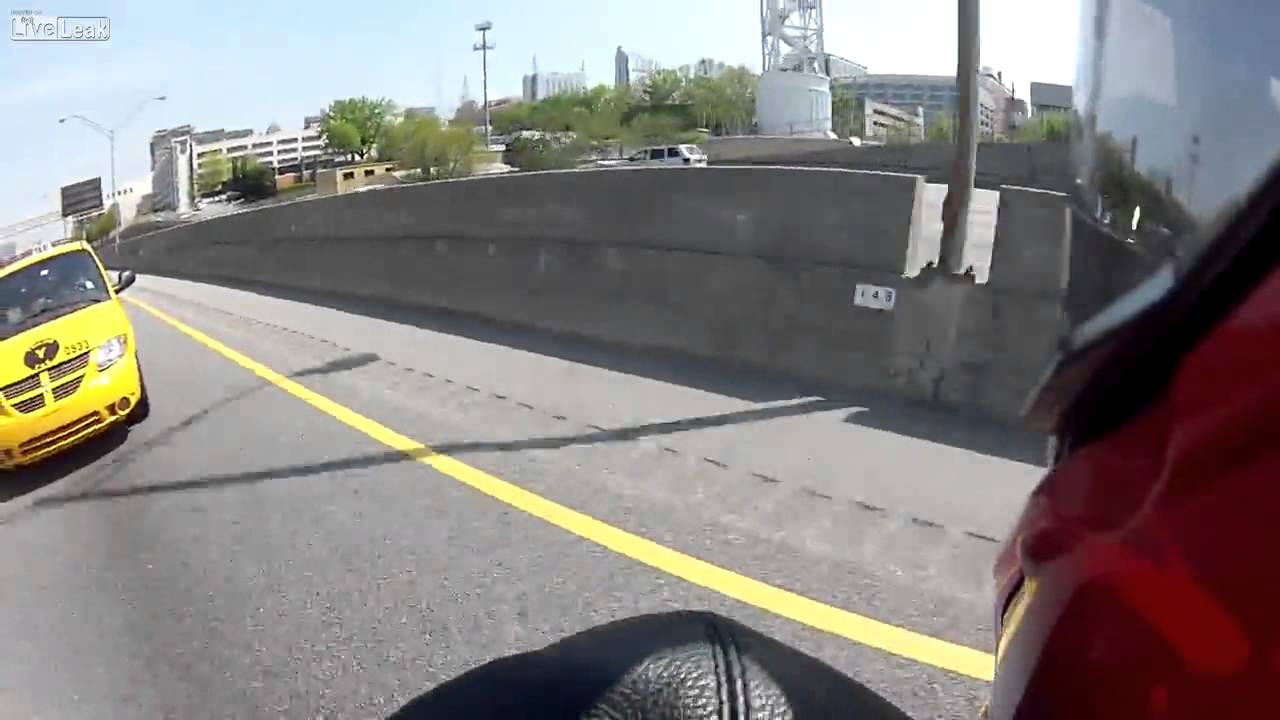 Taxi Driver VS Biker