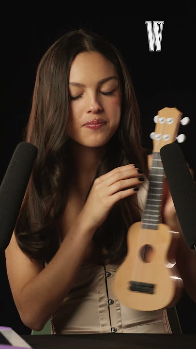 Olivia Rodrigo Can Play Cowboy Chords On Her Guitar | W Magazine