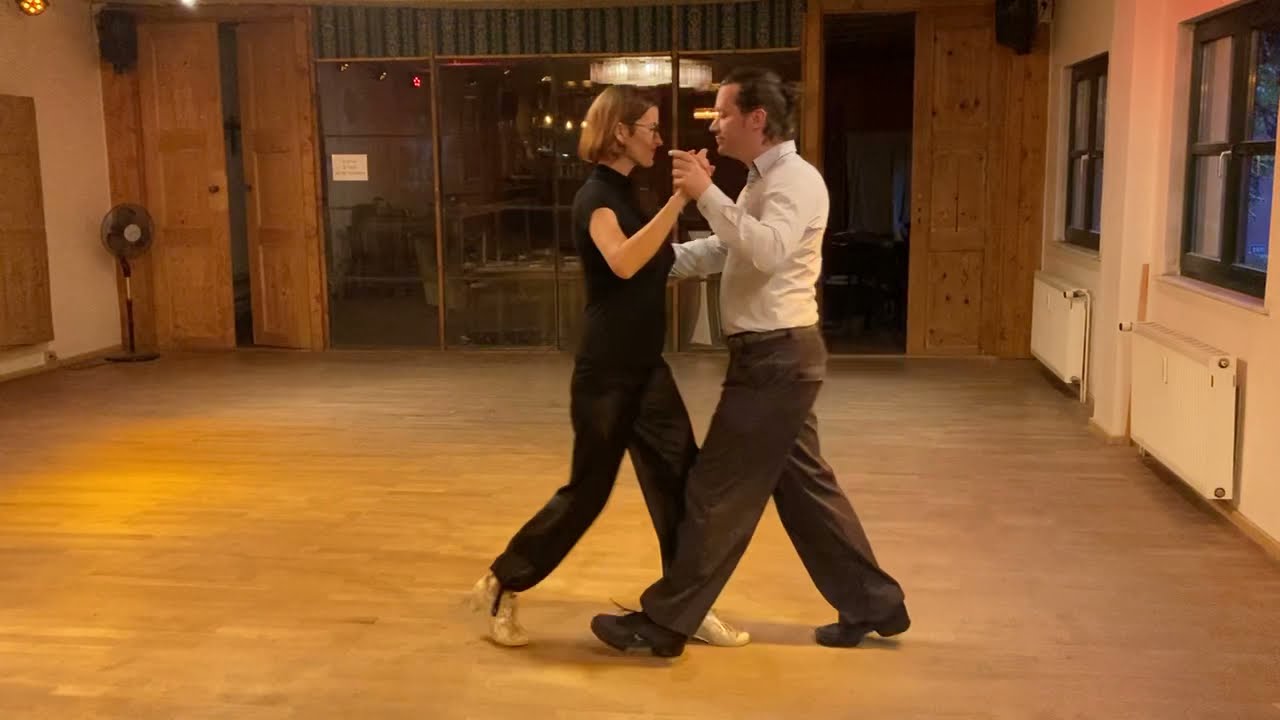Tango mit Angela & Andreas, „Enganches“ , tänzerische Zfg. Online Unterricht 12.5.2021
