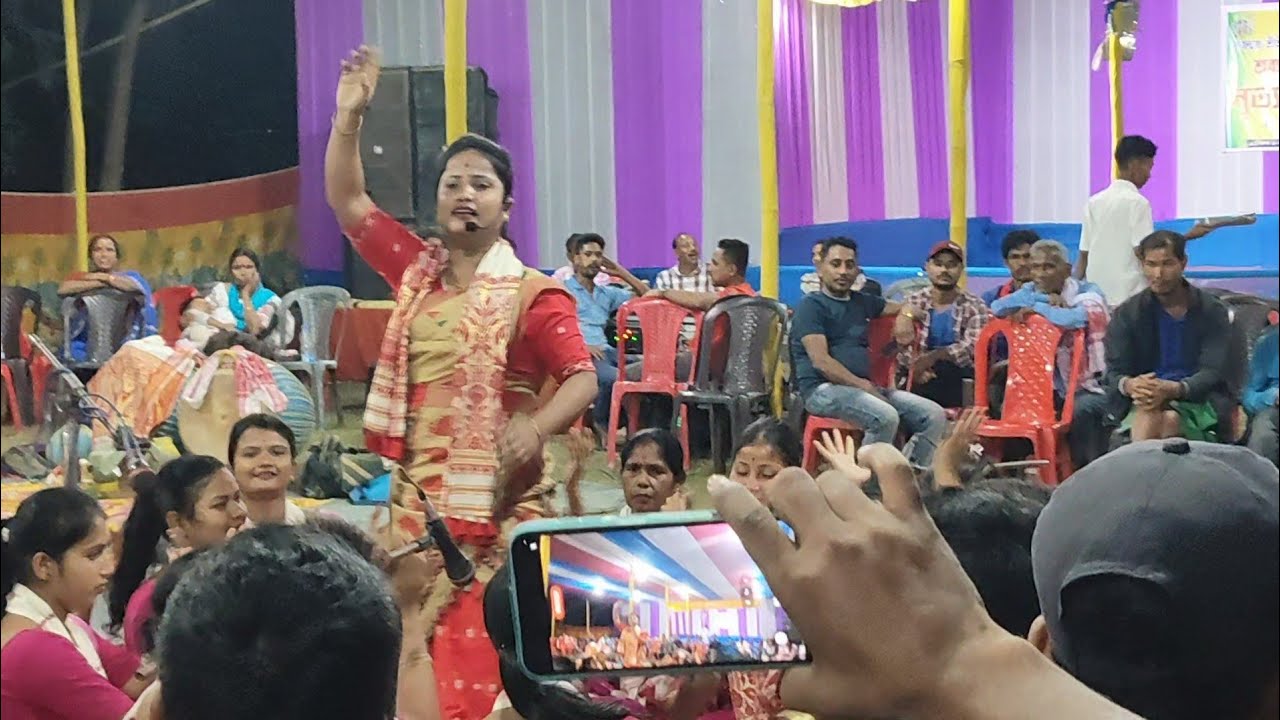 নাগাৰা নামৰ পঠিকা উৰ্বশী ৰাজৰ নাম পৰিবেশনত ৰাইজৰ হাঁহিত তত নাই, কিছু জমনি কিন্তু😁 