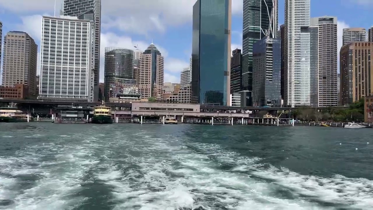 🚢 RELAXING Sydney Harbour Ferry Journey | Beautiful Ocean Views & City Skyline | 4K