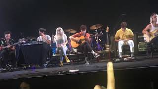 Paramore Performing Misguided Ghost at MOA Arena in Manila (August 23, 2018)