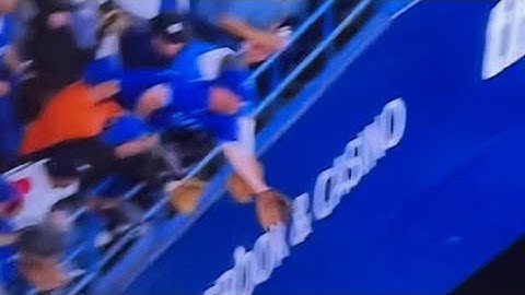 Did Fan really just miss a million dollar ball????? Aaron Judge