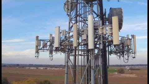 Drone Footage Flying a Telecom Tower 4K, 3840x2160