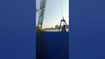 Video thi công cạp cát từ sông lên sà lan tại mỏ khai tác tại Campuchia