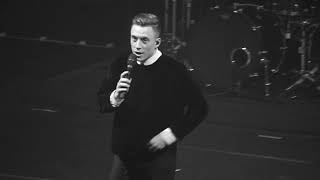 Papotage de Loïc nottet le 10.12.2017 à Lille