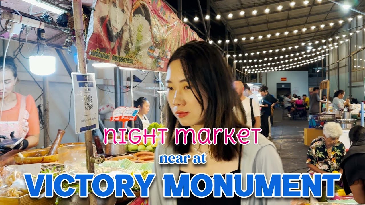NIGHT MARKET NEAR AT VICTORY MONUMENT, BANGKOK, THAILAND
