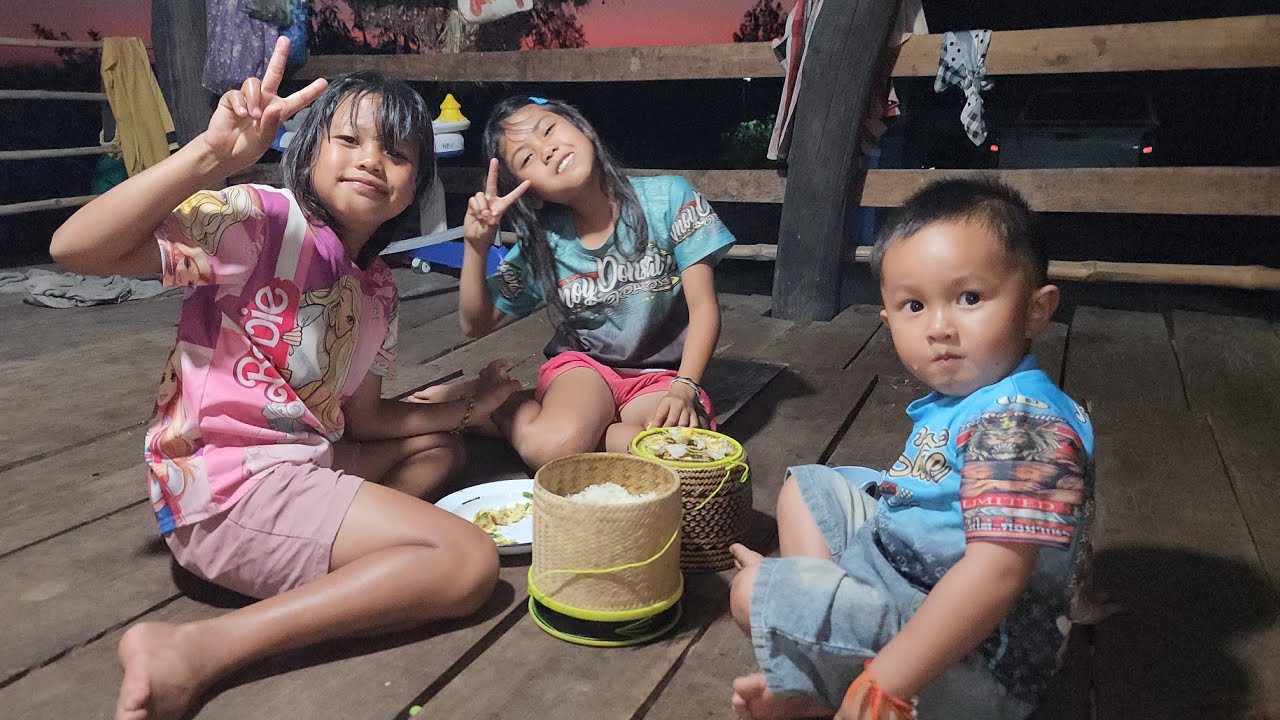 #เมนูโปรดน้องธันวาทอดไข่อันนี้นั่งกินเรียบร้อยไม่ดื้อ​