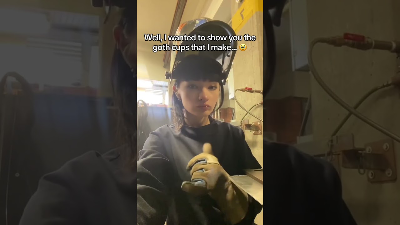 Which ones do you like more ☺️