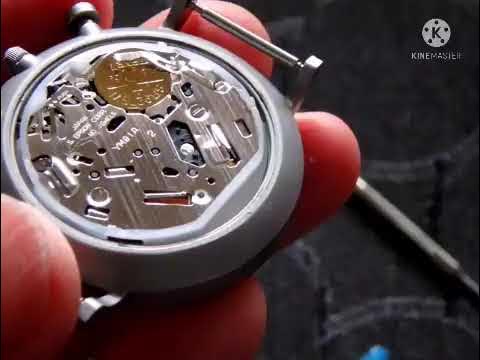 SEIKO chronograph battery replacement YM91A - YouTube