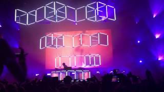 Video thumbnail of "Flume - Disclosure You & Me (Flume Remix) live from Queens, NY"