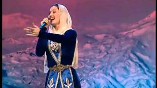 Chechen Girl Sings Armenian Patriotic Song Hay Qajer (Heda Hamzatova)