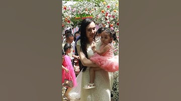 Đám cưới: Dâu rể tiễn khách ra về