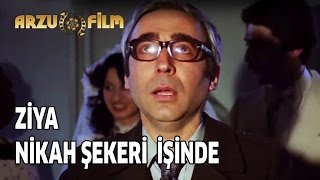 Neşeli Günler - Ziya Nikah Şekeri İşinde Resimi