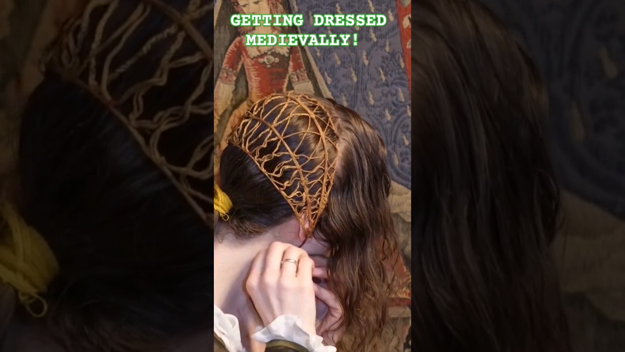 GETTING DRESSED LIKE A MEDIEVAL PRINCESS // ITALIAN RENAISSANCE ACCESSORY 