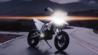 photographing my Husky 701 in the rain