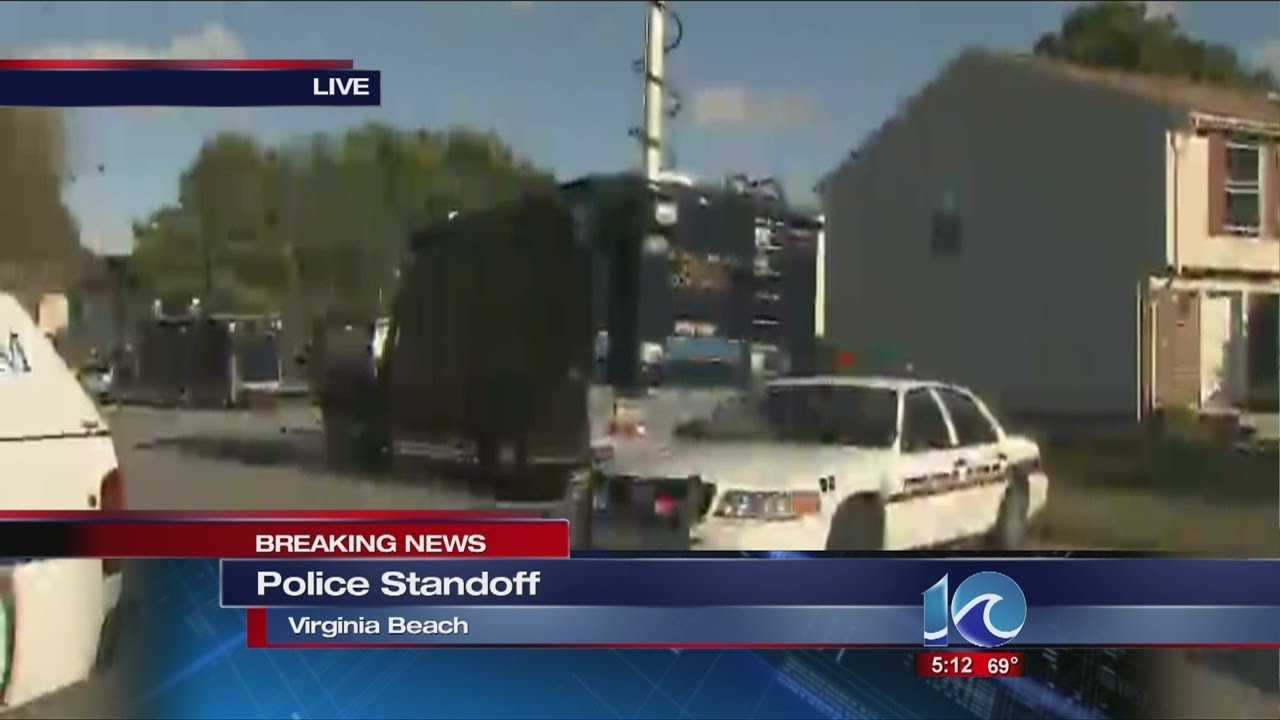 Lauren Compton reports on police standoff in Virginia Beach - YouTube