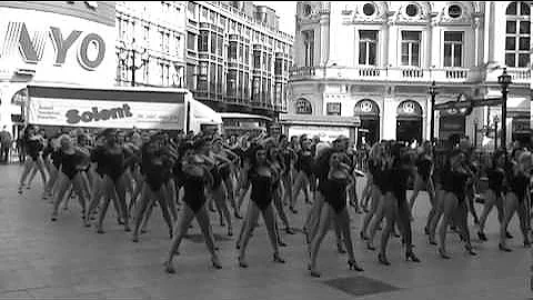 Beyonce 100 Single Ladies Flash-Dance Piccadilly Circus