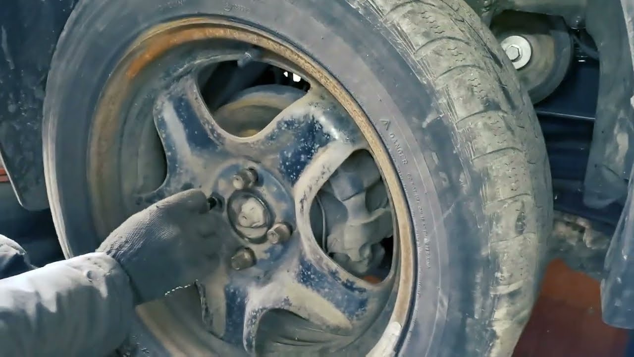 Замена передних амортизаторов (стоек) на Рено Логан, Сандеро Stepway