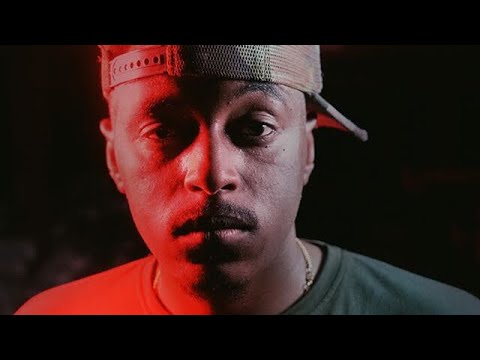 Latino X مع الكلمات كبش فداء 