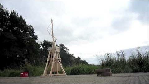 One of the most spectacular counterweight Trebuchets ever made on English soil.
