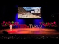 La sal ancestral de los incas debajo de una montaña | Francesco Canchari | TEDxTukuy
