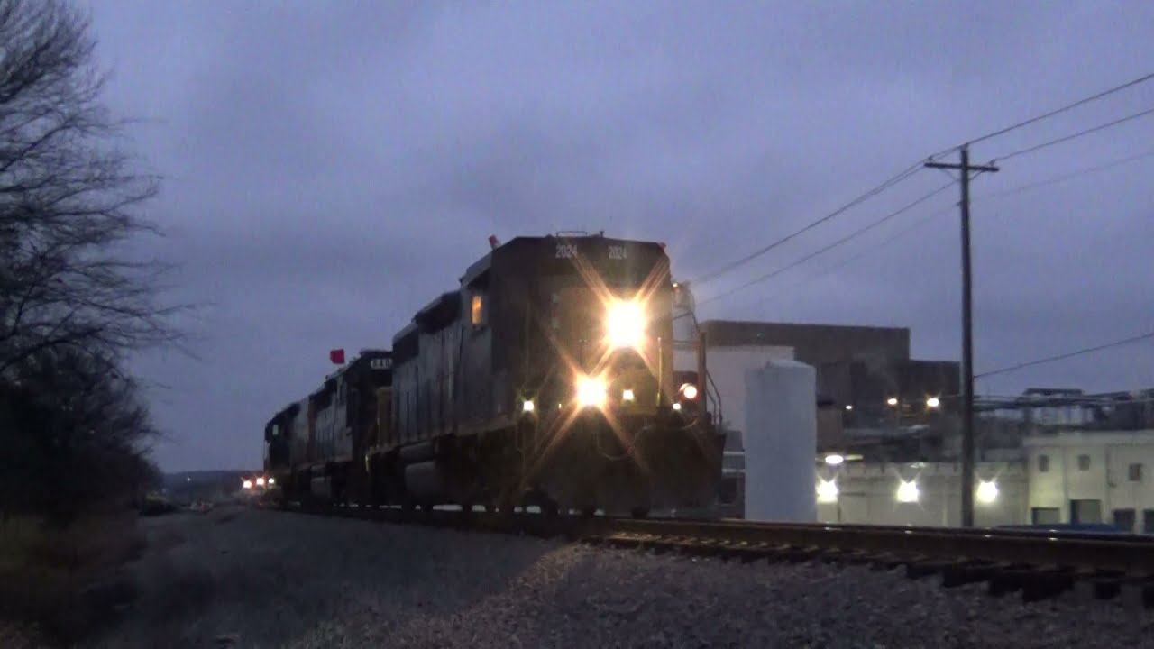 Flag? CSX GP38-3 2024 w/ Slug Set Runs Light as M772-16 on 12/16/20