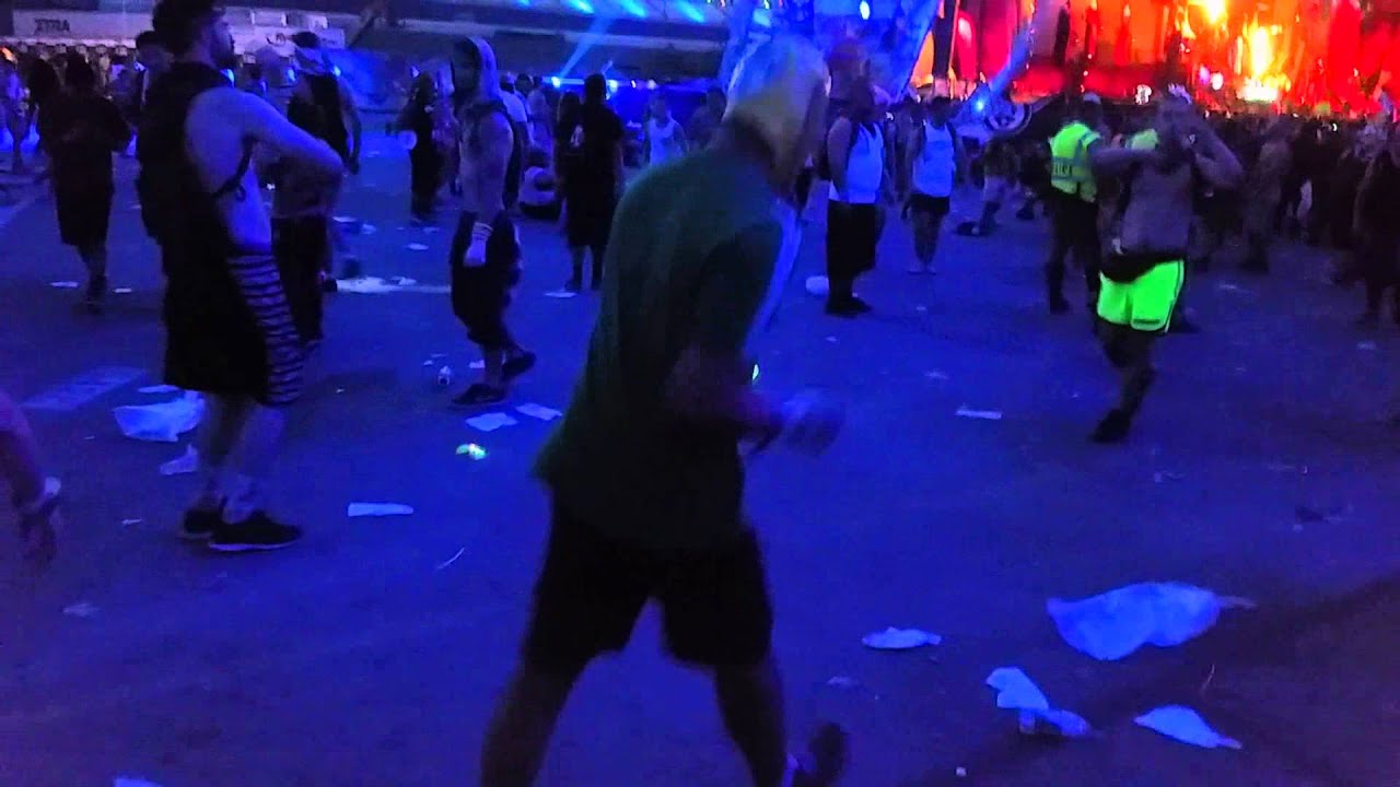 Bailando al Ritmo de Showtek, DjRaf.Tj en EDC Las Vegas 2015