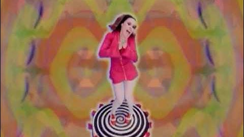 Deee-Lite - Groove Is In The Heart (Official Video)
