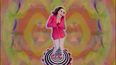 Deee-Lite - Groove Is In The Heart (Official Video) - DayDayNews