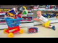 Маленький Крис играет с игрушками - Сборник видео для детей