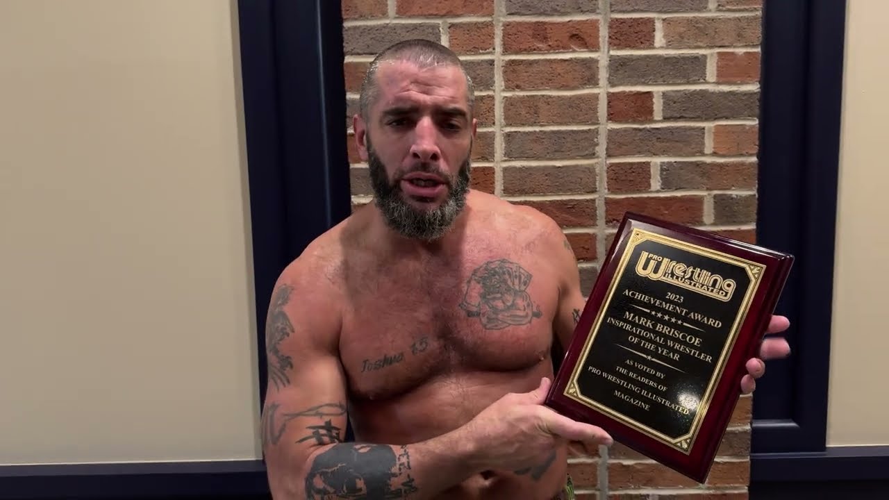 Mark Briscoe accepts the PWI 2023 Most Inspirational Wrestler Award - YouTube