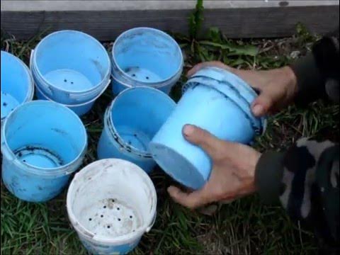 Ведро из под строительных смесей. Как вынуть ведро из ведра. Цветочный горшок из пластикового ведерка. Ведро упаков с крышкой пп 10л 9. Пластиковая вставка в ведро.