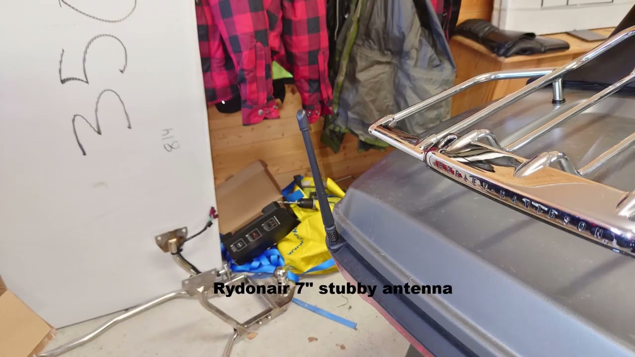 Harley touring antenna comparison, stock vs Rydonair 7".