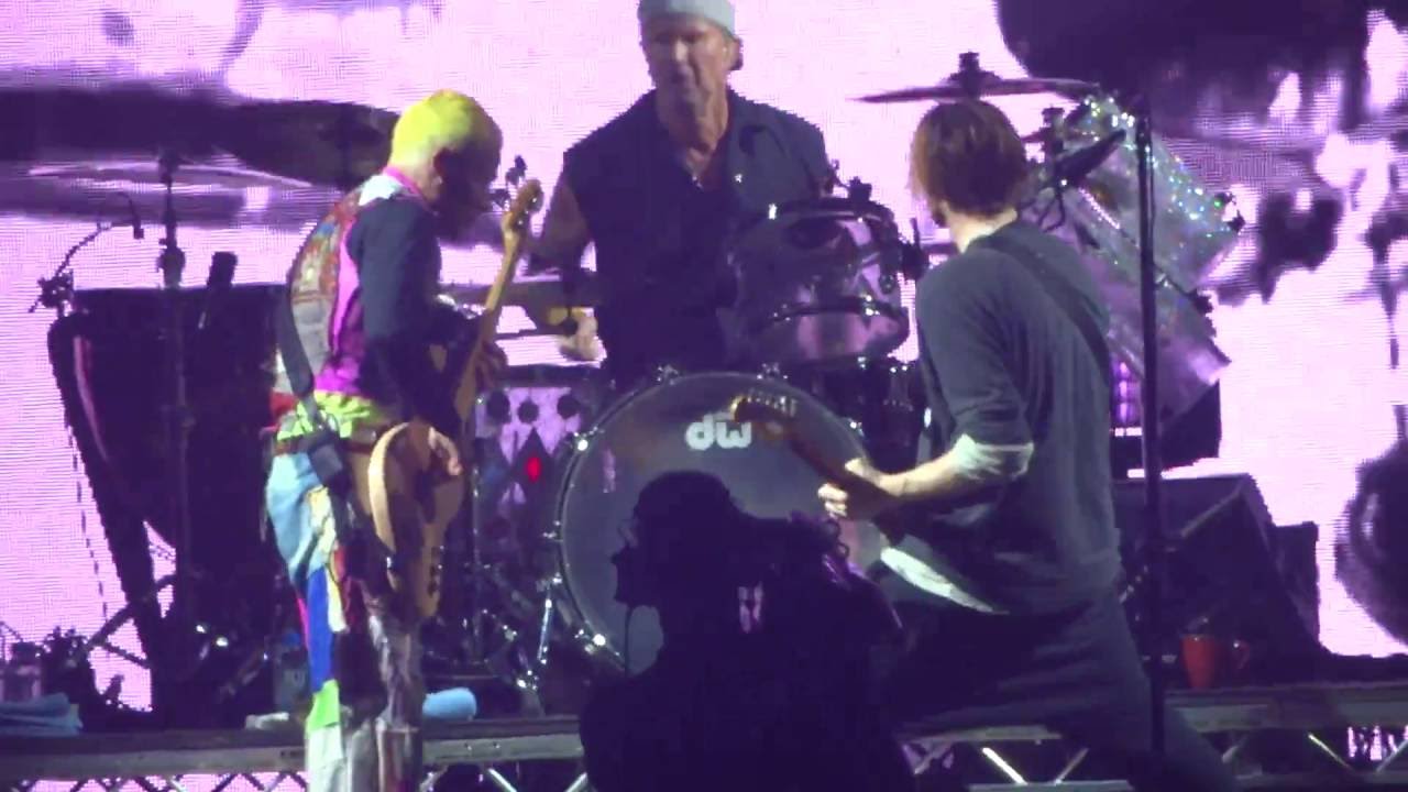 Red Hot Chili Peppers Can't Stop live Leeds Festival 2016 YouTube