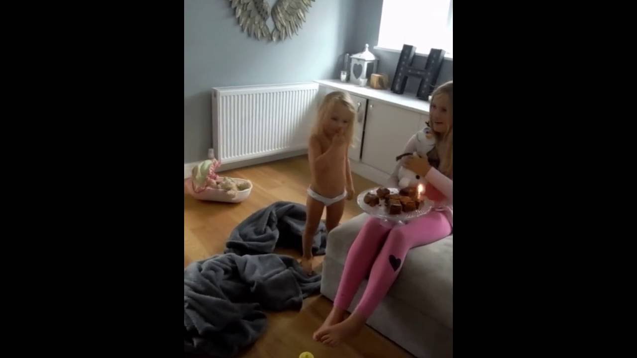 Eden's Frozen Birthday, Elsa lookalike