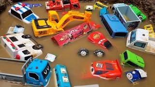 Nemu Mobil Mobilan Berserakan di Genangan Air Hujan, Bus Tayo, Mobil Truk Oleng, Mobil Balap, Cars