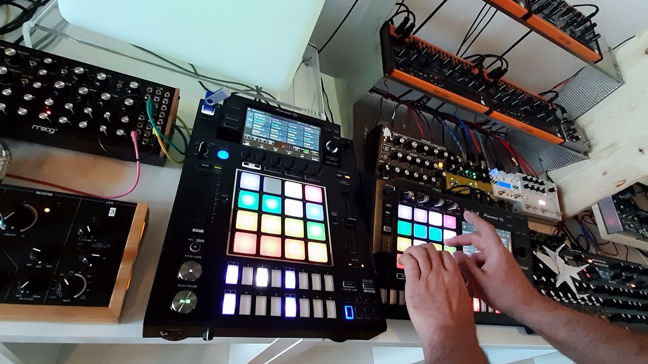 Colours - mit Moog Dfam, Toraiz DJS-1000,  Modal Cobalt,  Novation Peak & Enjoy Electronics Reminder